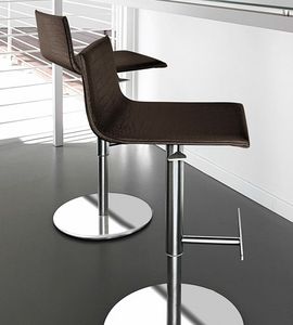 ROBY, Comfortable swivel and height-adjustable stool