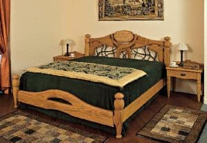 Collezione Castello, Complete furnishing for hotel room, rustic style, wooden massive chestnut