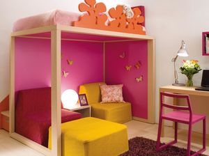 Boxer 7070, Girl's bedroom with pantograph with flowers