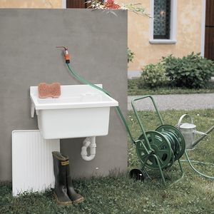 Wall, Wall wash basin for outdoor use