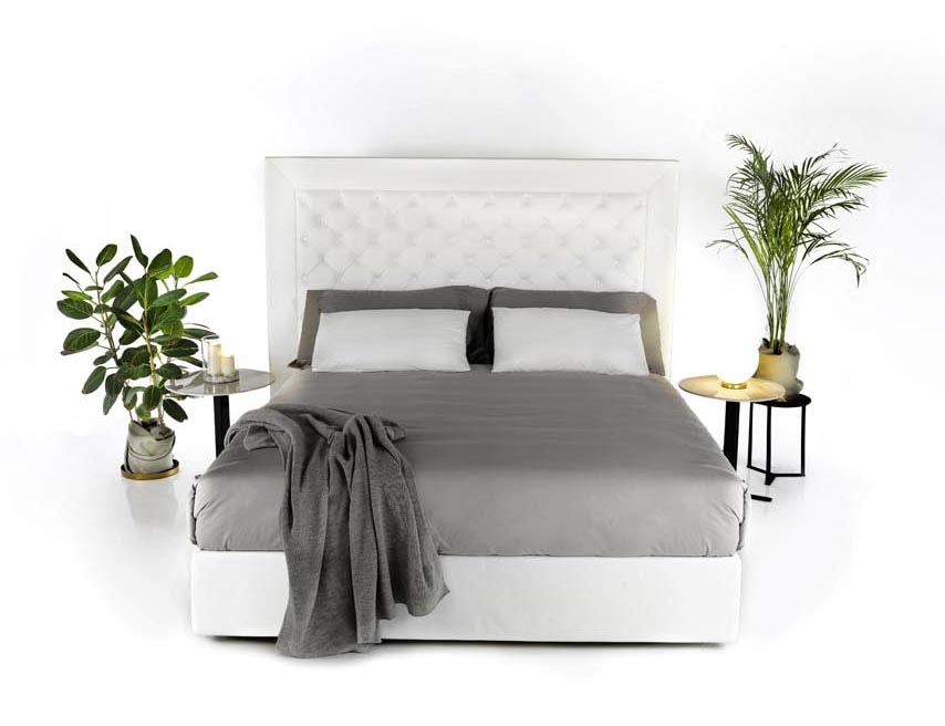 James, Elegant bed in white leather