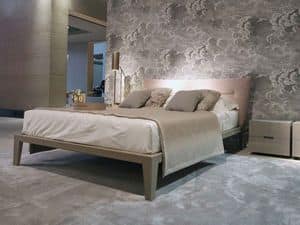 Pigalle bed, Bed covered in leather with upholstered headboard