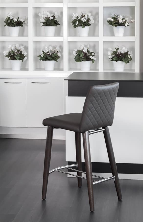 Xelle SGFW, Stool with base in oak and genuine leather seat