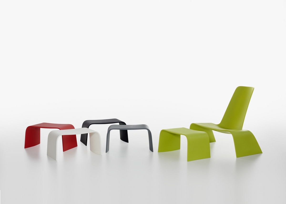 Land mod. 1100-00, Lounge chair in colored plastic