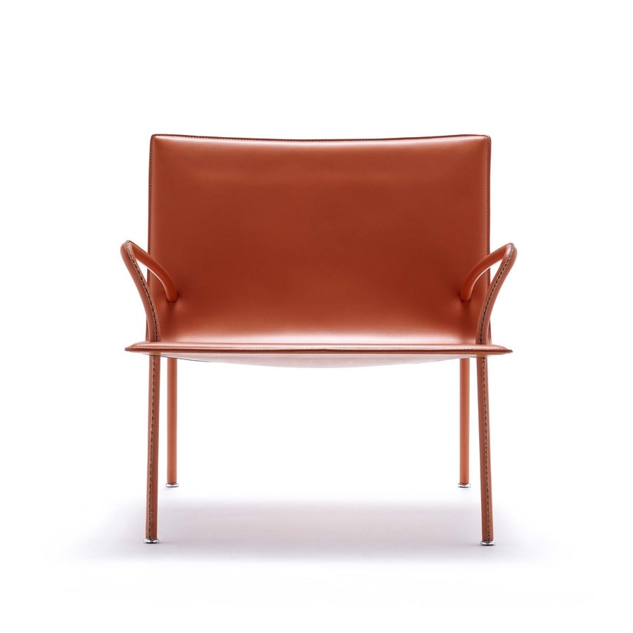 Lys W, Lounge armchair upholstered in leather