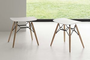Art. 507 Polaris, Low stool with seat in white polypropylene