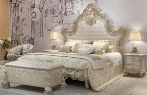 Amaranto, Classic bed with imposing carved headboard