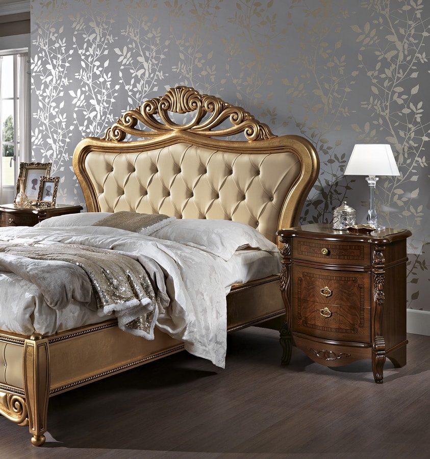 Angelica bed, Bed with carved headboard