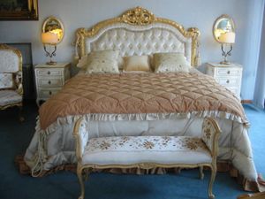 Art.303, Classic bed with tufted headboard