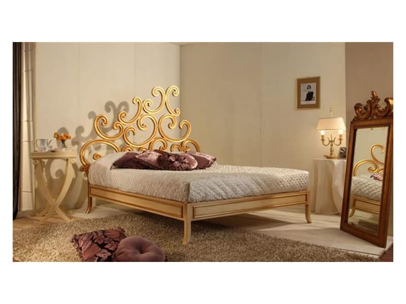 Art. 3300 Ricciolo, Bed luxury classic, in beech, gold leaf finishing