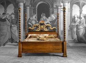 Art. 656 bed, Bed with gorgeous carved headboard