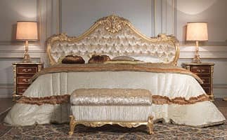 Art 931 Bed, Bed handmade, carved, for luxury rooms