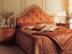 Art. 986 '700 Italiano Maggiolini, Baroque bed, headboard tufted, hand carved decoration
