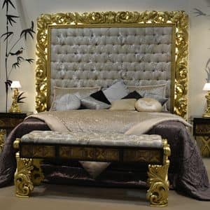 Art. NC001LT, Bed with carved headboard, gold leaf finish