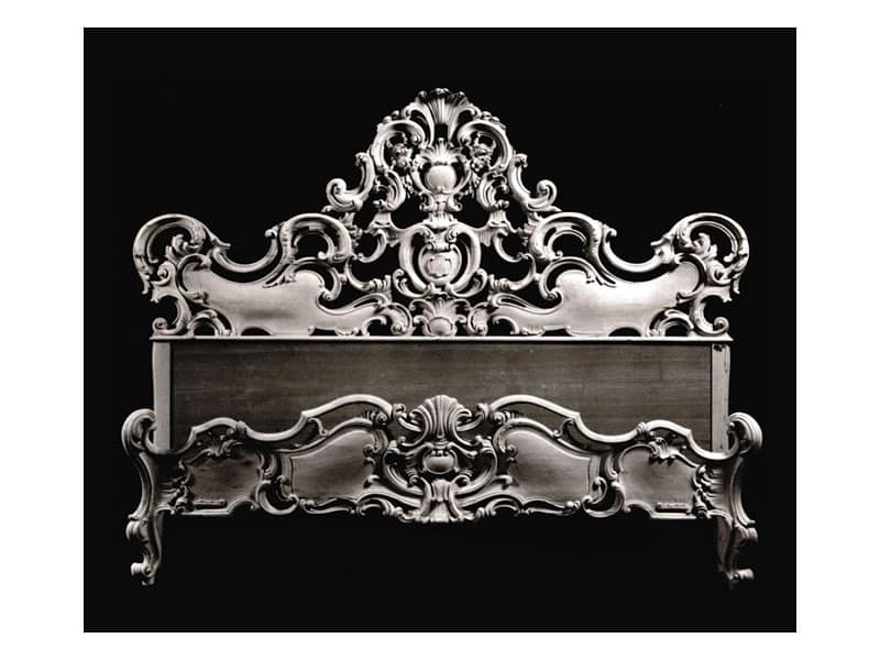 Bed art. 74, Bed with moulding with decorative shell, baroque style