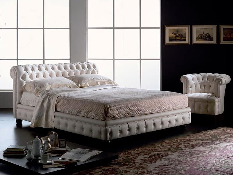 Caravaggio capitonné, Padded solid bed for luxury classic hotel