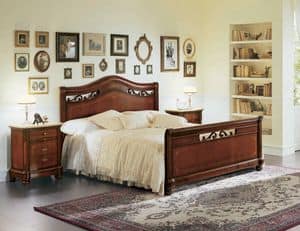 Gardenia bed, Bed in solid walnut in luxurious classic style