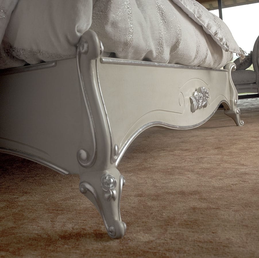 Leonardo bed, Classic bed, with silver carvings