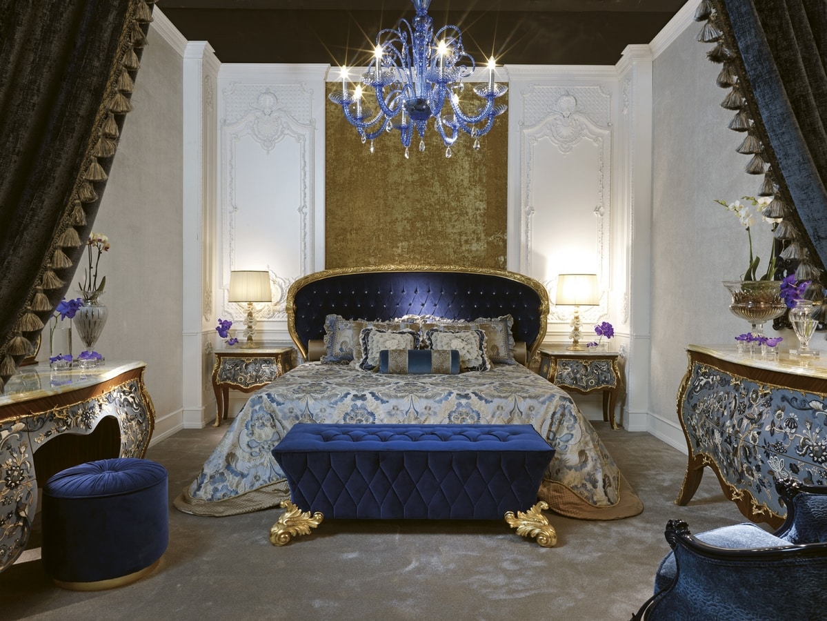 Bed 3690, Luxury classic bed with golden finish