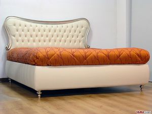 Lucia, Double bed with solid wood frame and capitonn upholstered work