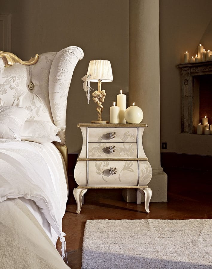 Matilde bed, Luxurious and elegant bed with bleached gold details