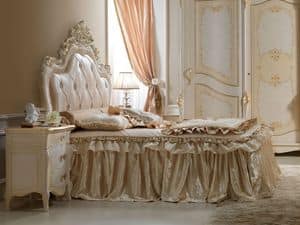 Perla Bed, Carved wooden bed, for luxury bedrooms