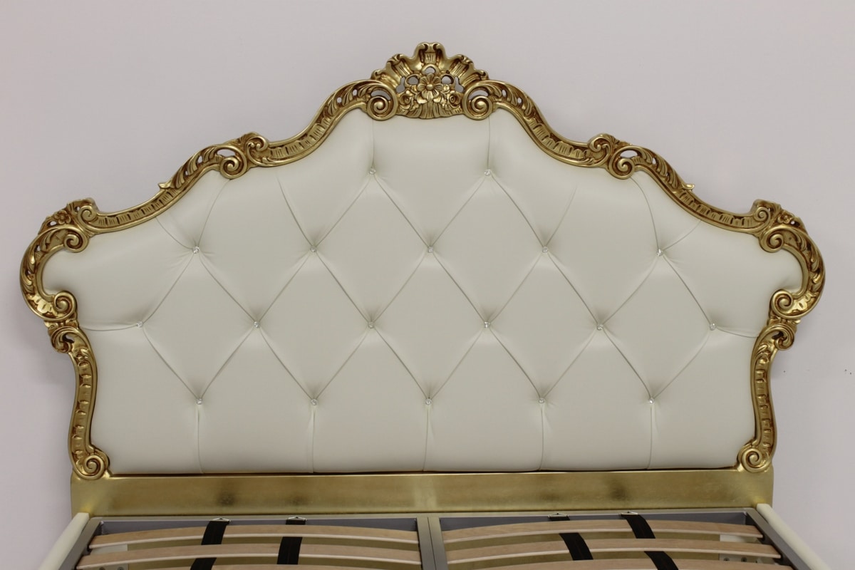Valeria Platform, Classic style bed with leather headboard