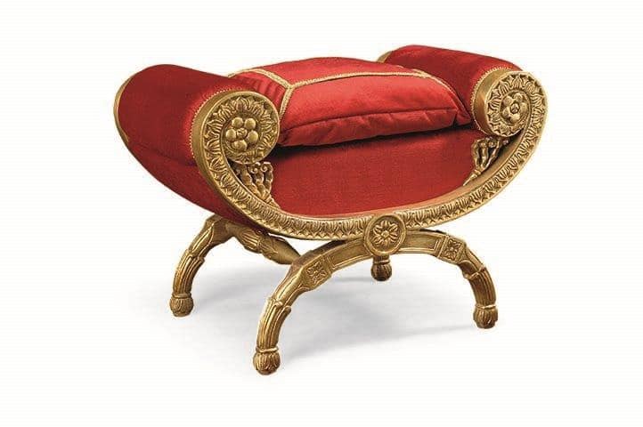 Art. 773, Classic padded bench with decorative carvings