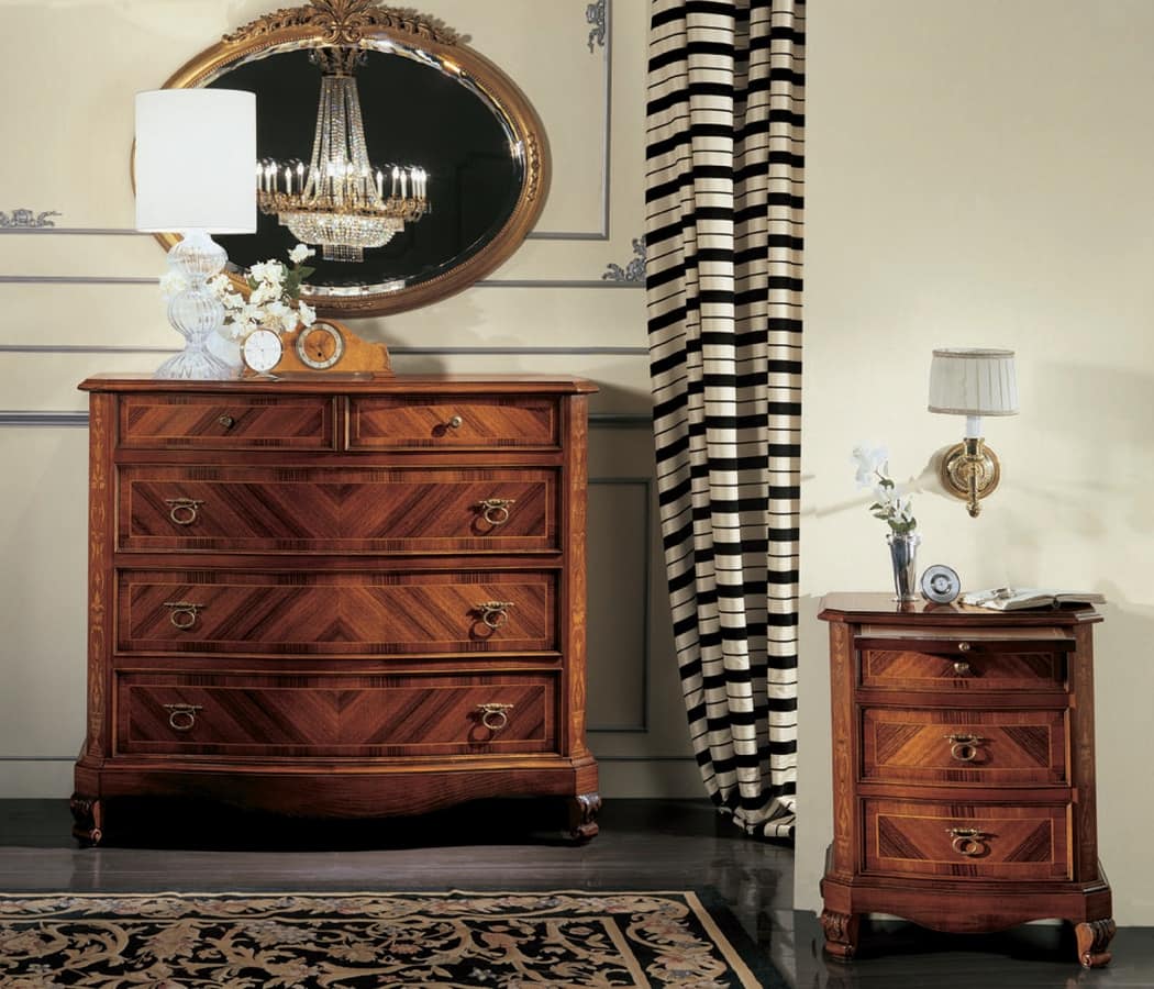 Settecento chest of drawers, Chest of drawers in style '700, with inlaid herringbone