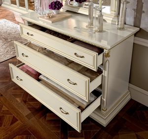 Treviso chest of drawers, Elegant chest of drawers in a classic style