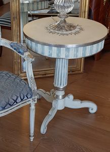 Art. 088, Side table with three feet, in classic style