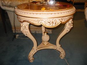 Art.708, Classic hand carved side table