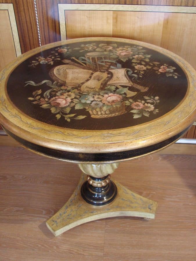 Art. 713, Traditional round side table, turned column, for Home