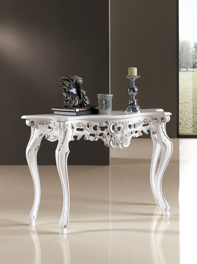 Art. 1008, Console with silver details