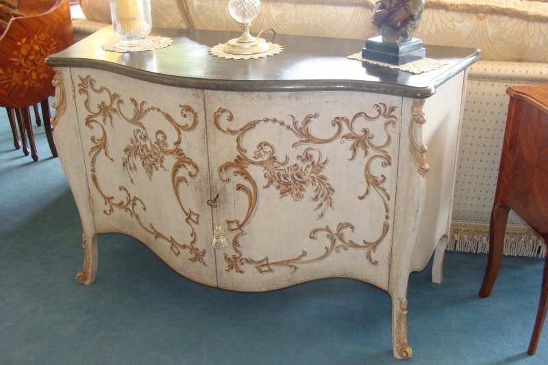 Art.209, Hand painted lacquered sideboard