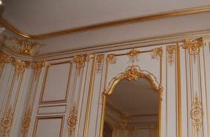 Boiserie Luigi XIV, Louis XIV wood paneling, with gold leaf carvings