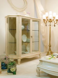 Art. 696, Low showcase in classic style