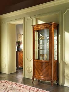 G 201, Display cabinet in walnut, with 1 door and brass handle