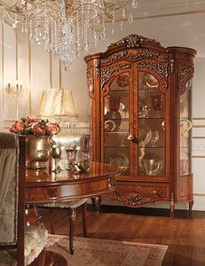 Reggenza Luxury X012, Classic style showcase, with floral carvings