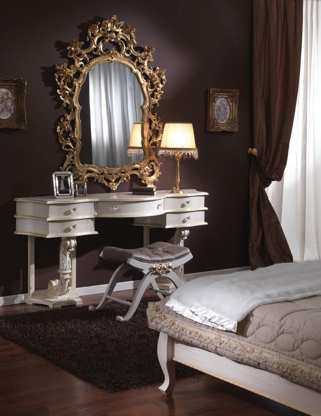 3645 DRESSING TABLE, Classic luxury hand-carved toilet, gold leaf finishes