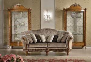 Art. 4005, Classic sofa with handcarved base