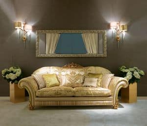 Monnalisa, Classic sofa with carving in the middle of the back