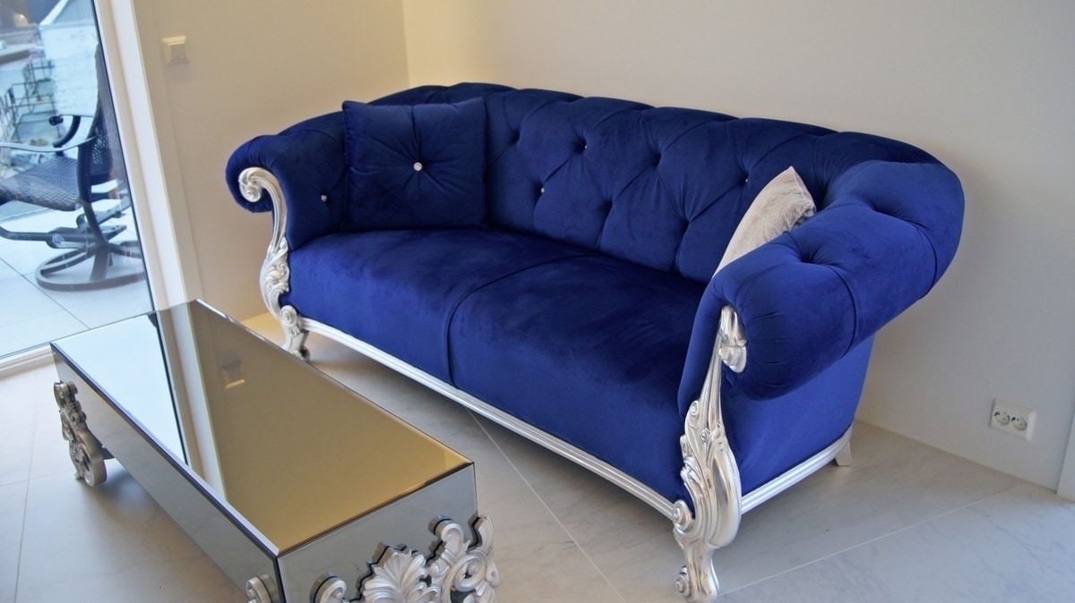 Queen fabric, Chesterfield style sofa with rounded back