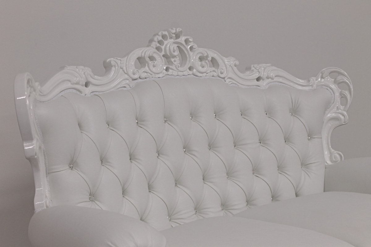 Stradivari 2-seater, Classic sofa with tufted upholstery