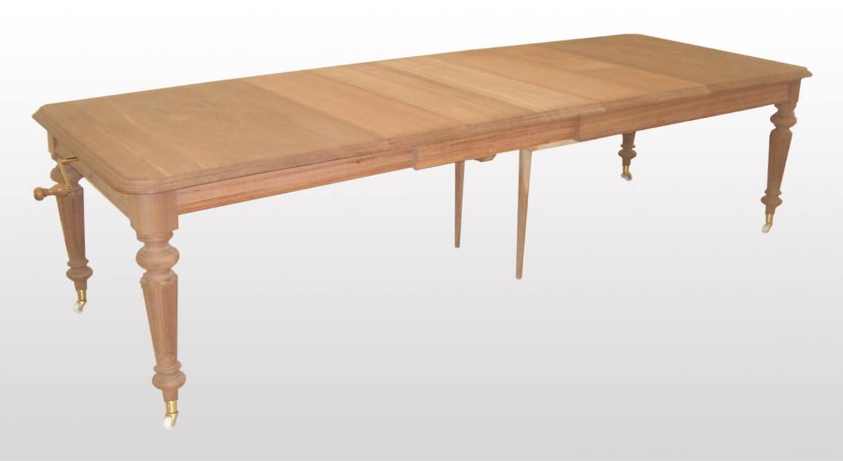 Collins, Classic extendable rectangular table, turned legs