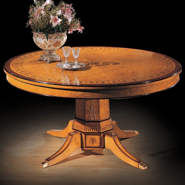 Table 1176, Classic table in myrtle briar