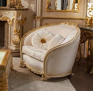 Art. 1254, Armchair with luxurious handcrafted decorations