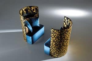 Charline, Armchair bold and eclectic, with handmade flower decoration
