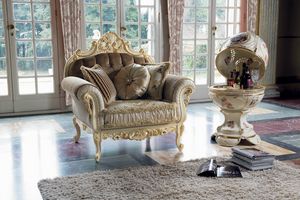 Opera armchair, Armchair with gold leaf details