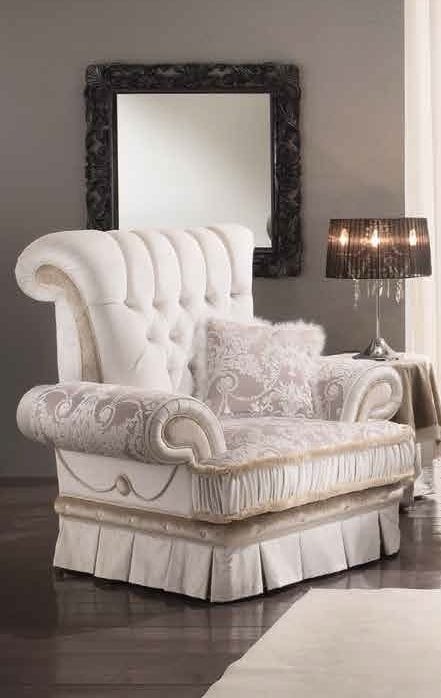 QUEEN armchair, Classic luxury armchair